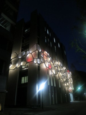 LEDが何万色にも変化していきます